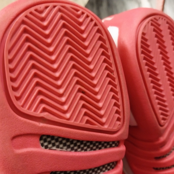 Retro Jordan 12 Dynamic Pink size 7.5 youth - Picture 9 of 12